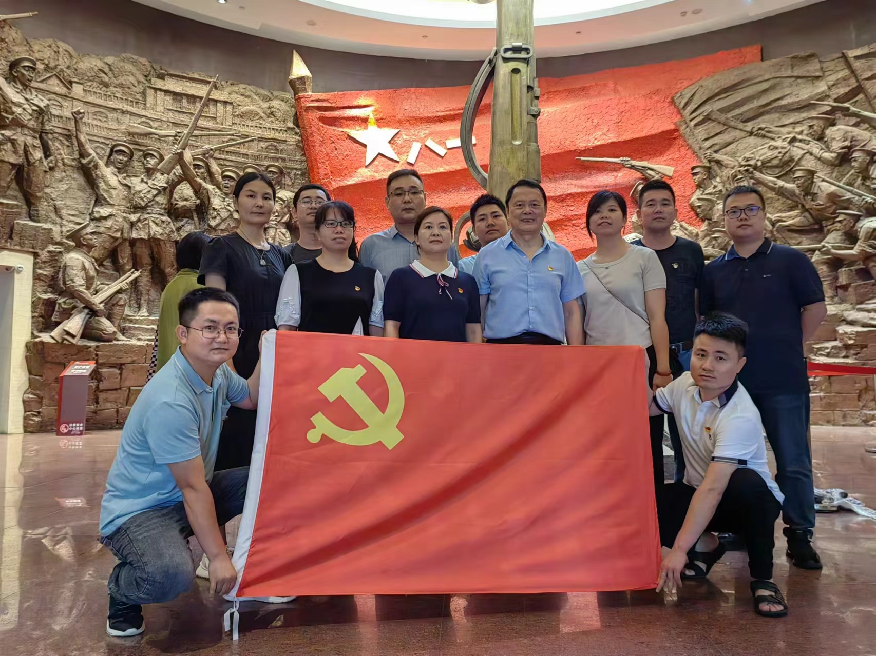 賡續(xù)紅色血脈，傳承建黨精神                                                    ——江西誠建黨支部開展“慶七一，感黨恩，跟黨走”主題黨日活動